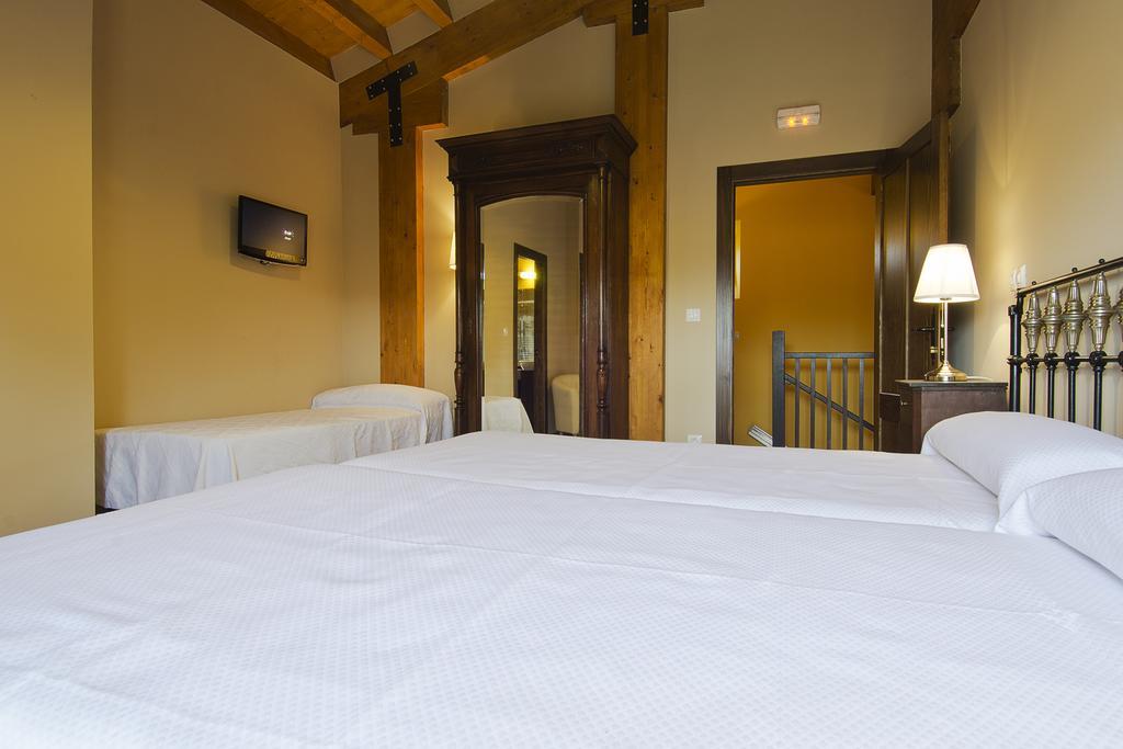 La Casona De La Mesta Hotel Almajano Bilik gambar