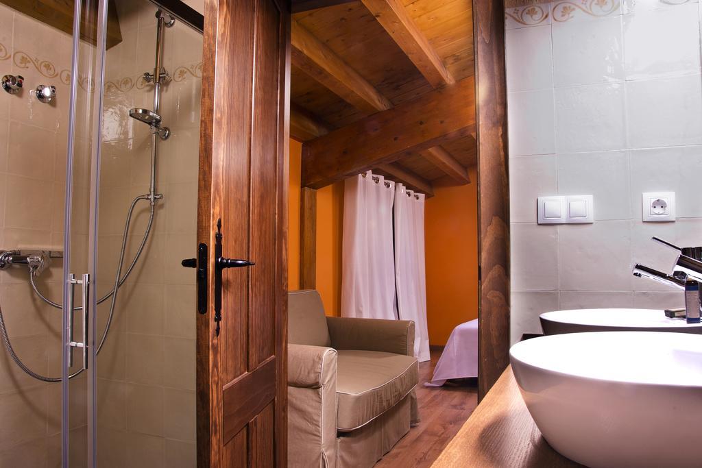 La Casona De La Mesta Hotel Almajano Bilik gambar