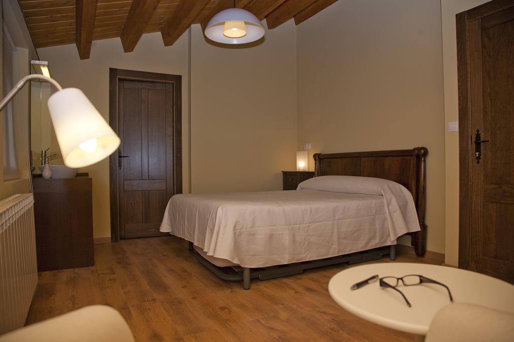 La Casona De La Mesta Hotel Almajano Bilik gambar